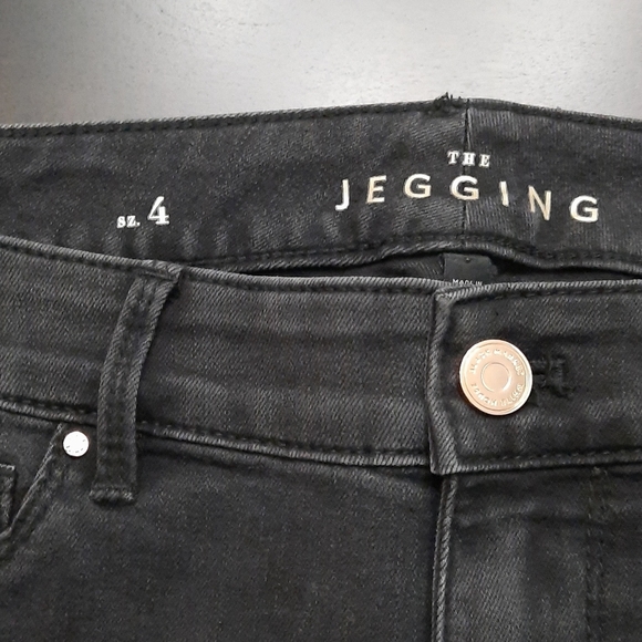 WHBM Floral Embroidered Jeans - Picture 5 of 9